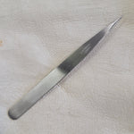 Tweezers