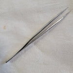 Tweezers